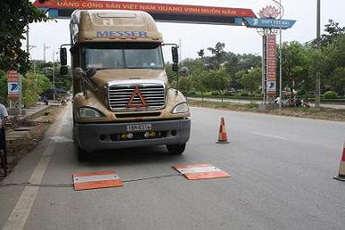 Trang bị cân lưu động kiểm soát tải trọng xe cho tất cả các địa phương trên cả nước